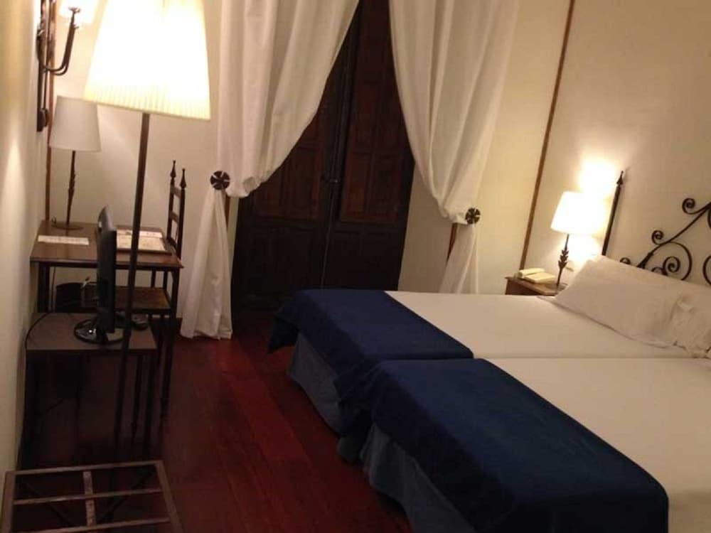 Real Monasterio De San Zoilo Hotel