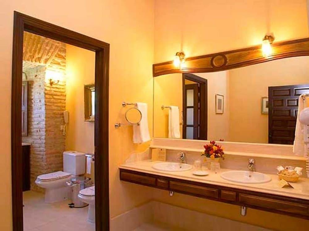 Hotel Real Monasterio De San Zoilo 4*